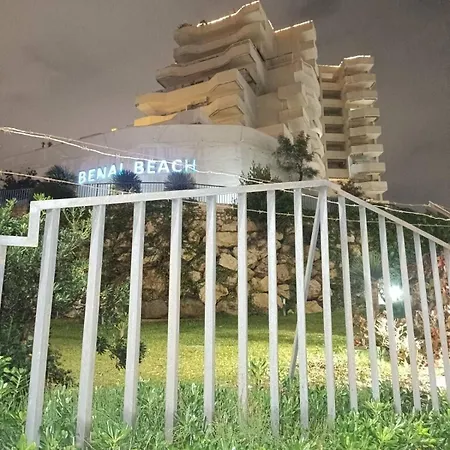 Beachfront * 贝纳尔马德纳